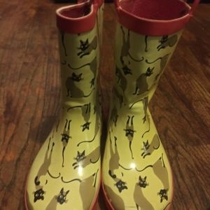 Rain boots used